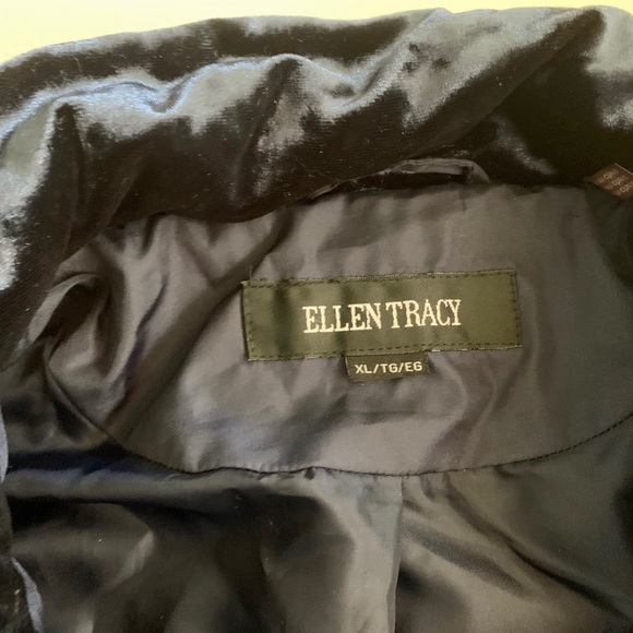 Used Ellen Tracy bear with Velour trim - Picture 2 of 2